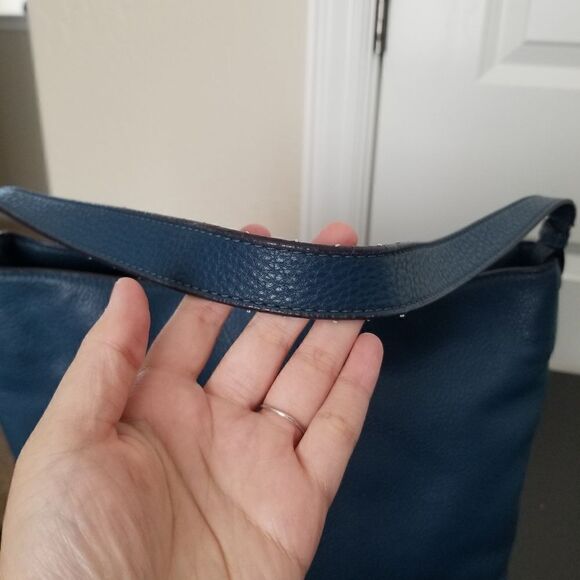 Tory Burch Theta Leather Tote - Picture 5 of 9